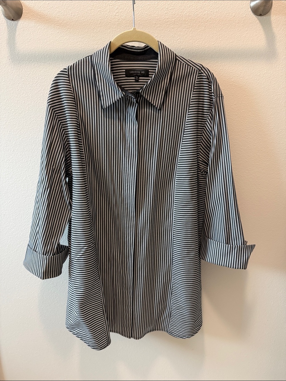 Lafayette 148 New York Women’s Black and White Vertical Stripe Dress Shirt XL